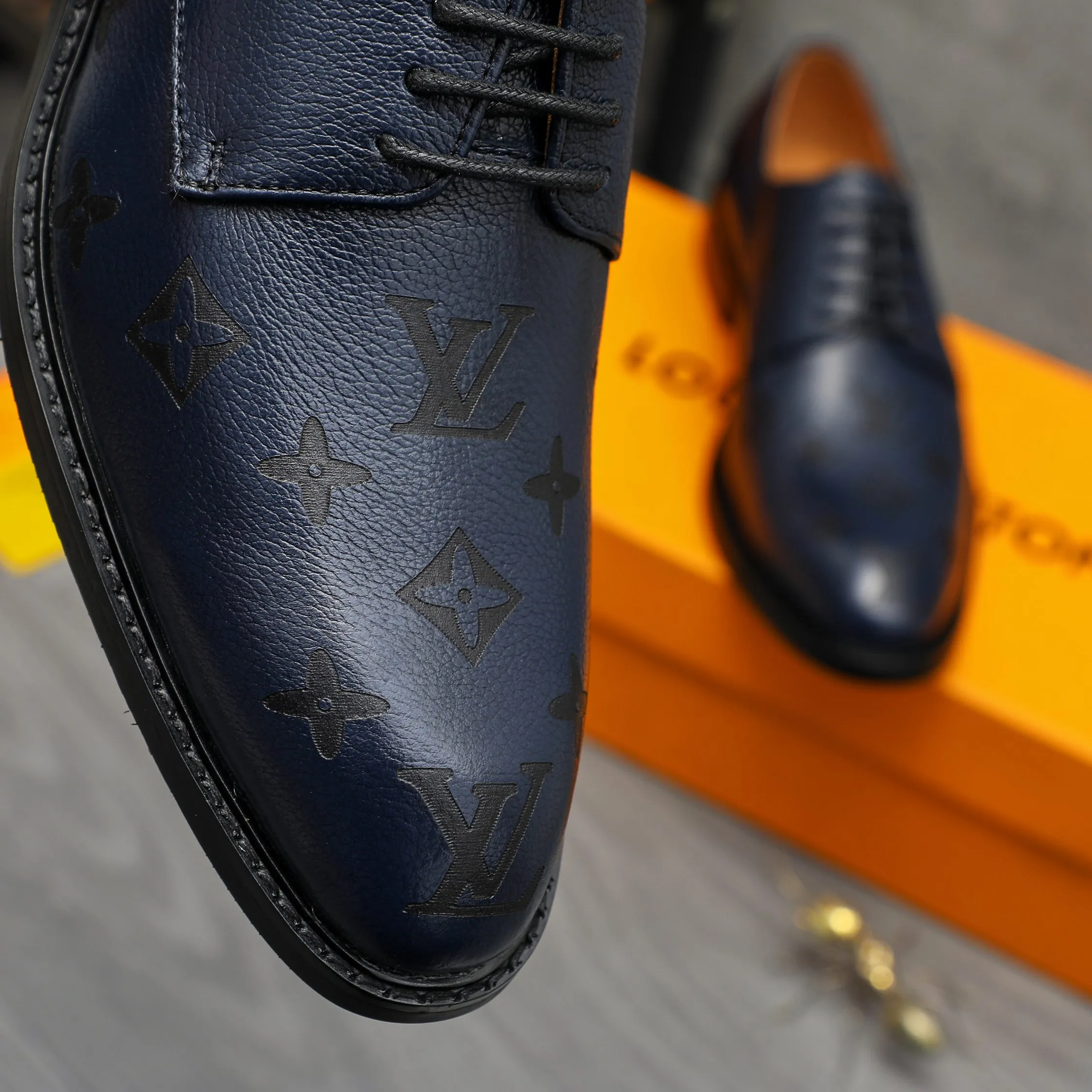Men's shoes 💰p460 Product trademark: LV (Louis Vuitton) business lace-up formal leather shoes Regular size: 39-44 (38.45 custom-made, non-refundable) Product materials: Selected high-quality pebbled cowhide embossed upper, cowhide lining, original rubber outsole